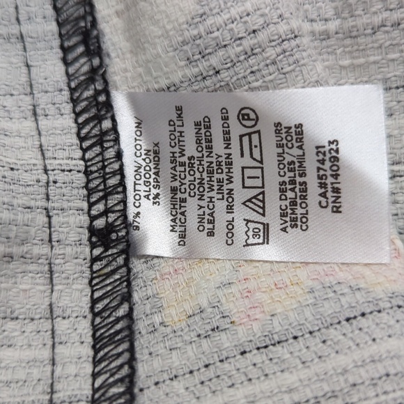 NWT, Mini flower skirt, size 8 - Picture 4 of 4